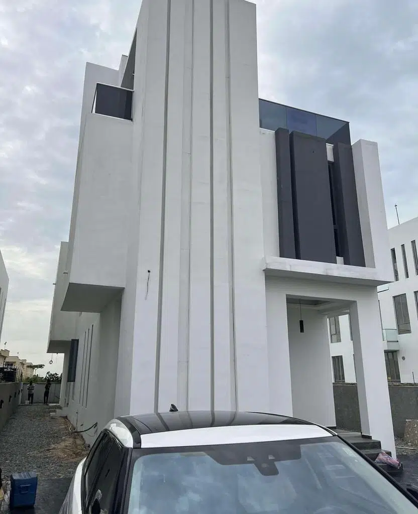 Bobrisky unveils N400m smart house, throws party - Vanguard News